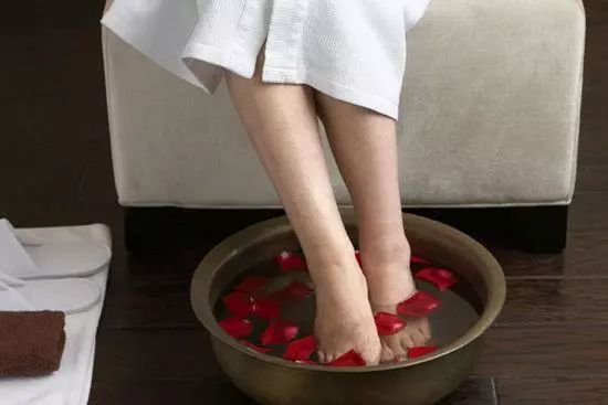 夏天用什么泡脚比较好 9514c9eea31f4fe6bae2106528b6834b.jpeg