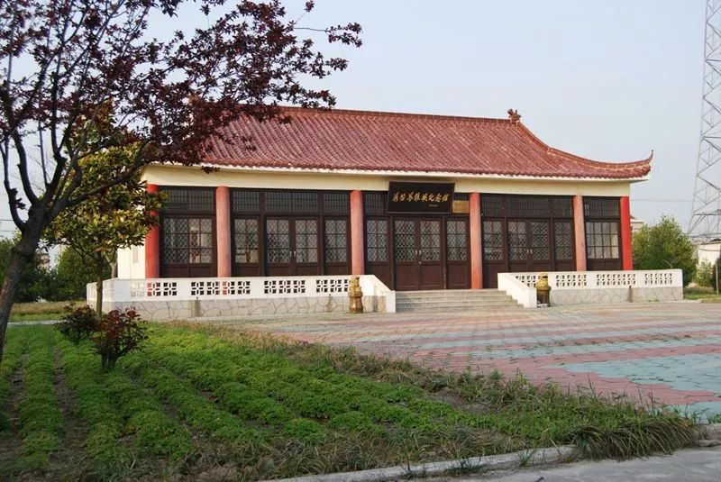 蒋垛苏维埃红色文化主题公园位于姜堰区蒋垛镇,主要包括"一馆六区.