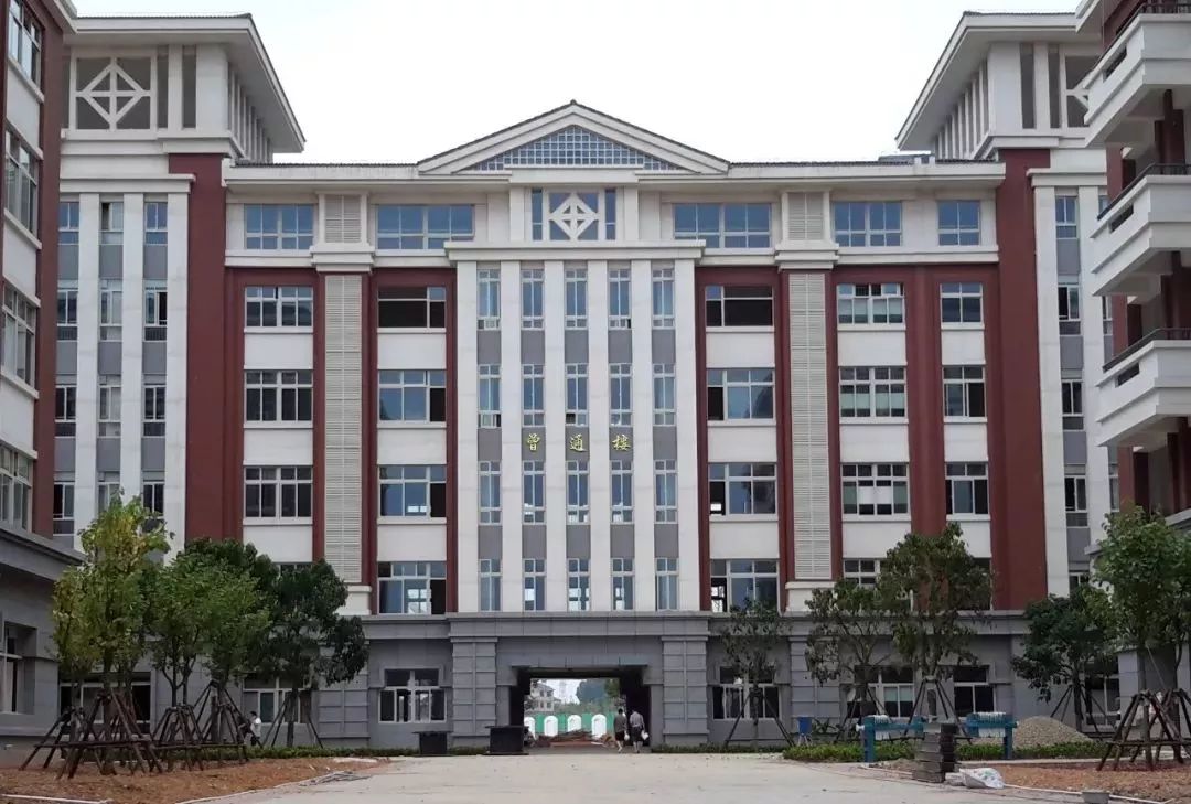 厦门一中杰出校友系列报道//大行高劭 大道低回——记厦门经济风云