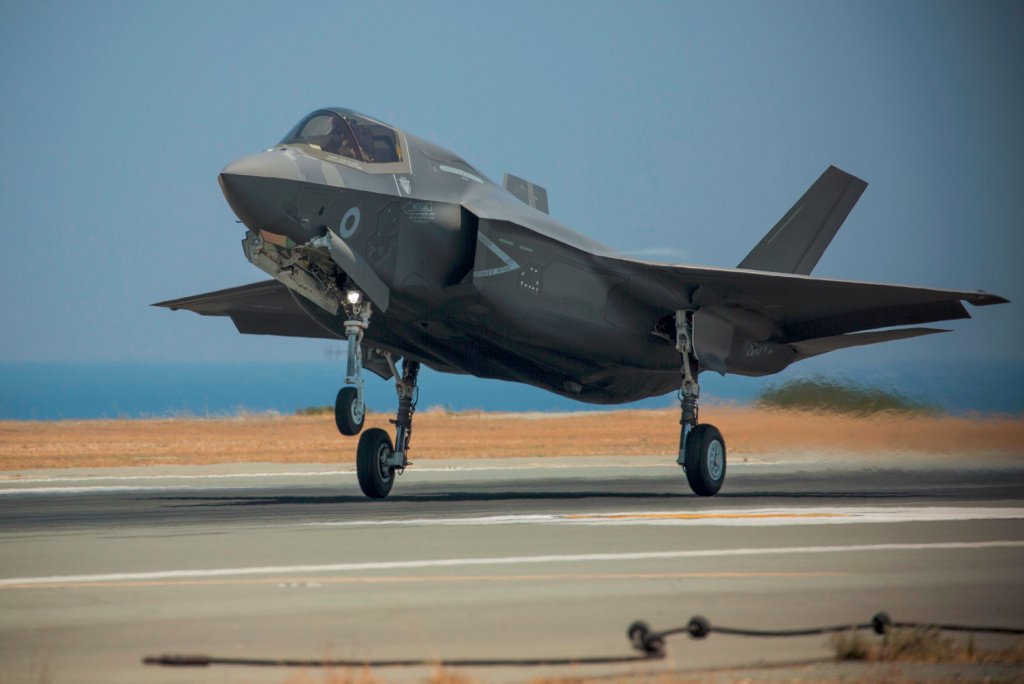 原创英国f-35战机首次投入实战 一颗炸弹都没扔 实战成色太逊了