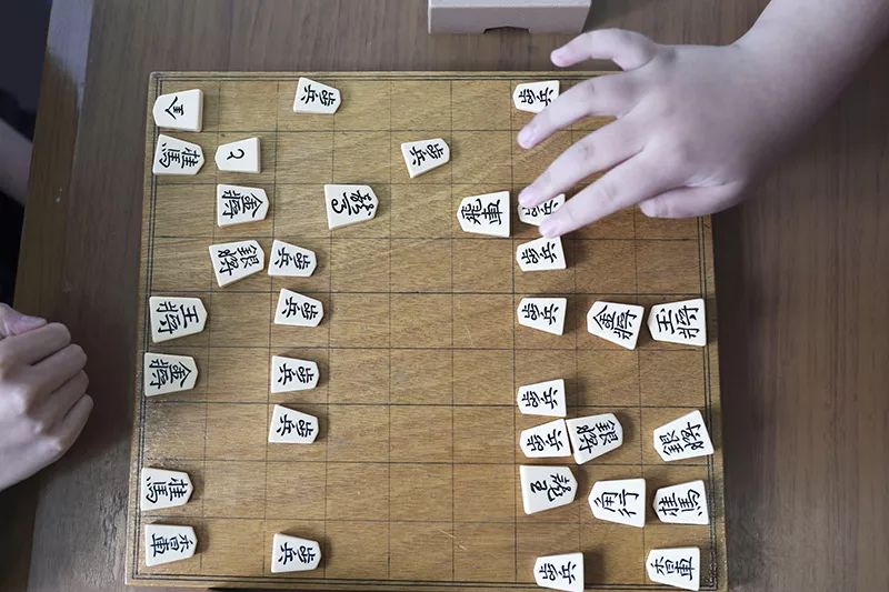 将棋棋盘上浓缩的战争