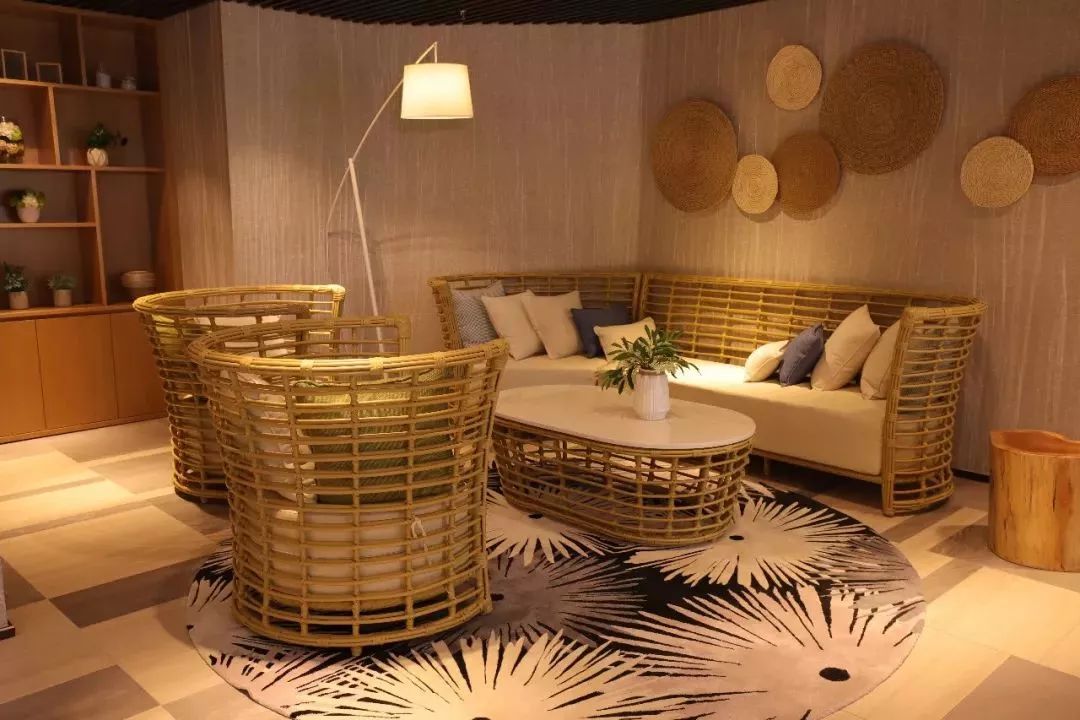 周年感恩回馈!敏捷沐舍酒店海景房玩水狂欢套餐~399元=海景房住宿+双人自助早餐+双人2天无限次水晶湖门票+旅行套餐!抵到爆炸_度假
