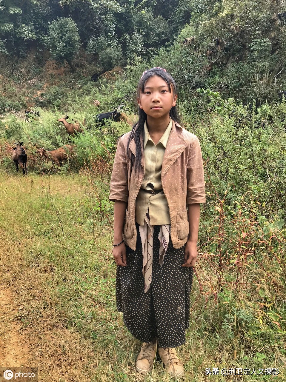 云南农村一家6口隐居深山,过着"原始生活",看看是个啥