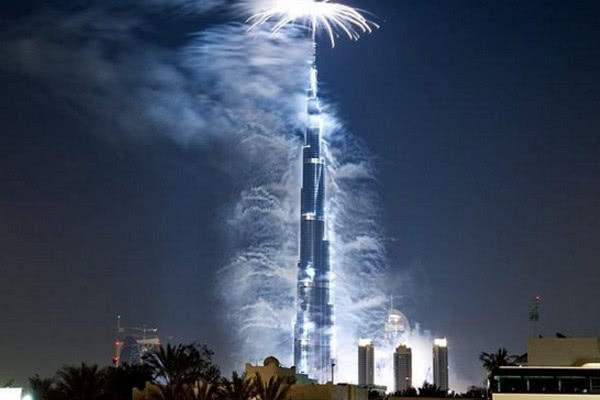 提起地标建筑,相信每个人都能想起迪拜第一高塔?_王国塔