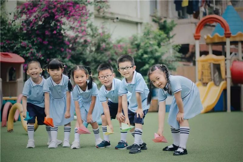 2019年萌娃毕业照大集锦! 从幼儿园到高中,从萌翻到美