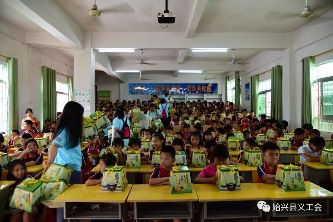 并非闲谈|志愿服务只是为了摆个姿势拍个照吗?_顿岗镇