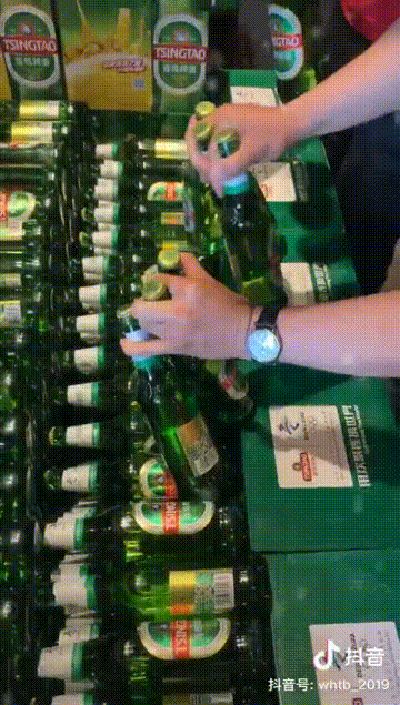 30元100瓶青青青……青岛啤酒凡进店就餐者每桌可享受福利二晚餐前 6