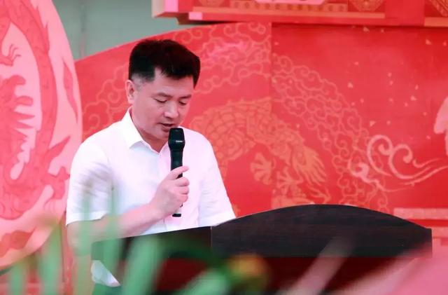 江西修江王酒业有限公司总经理傅忠华致欢迎词活动开幕当天,中共修水