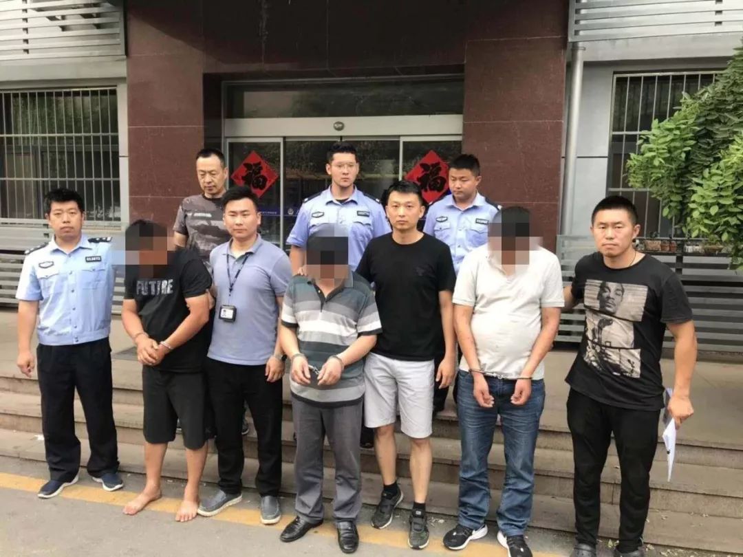 酒后袭警还大闹派出所济南这仨老八一顿操作结果