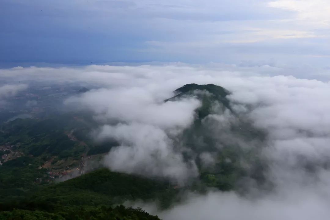 烟雨六月!这个地方云雾氤氲,宛如一幅山水田园画