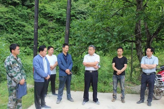 区政协主席贾周云深入五马镇检查指导脱贫攻坚暨基层党建工作