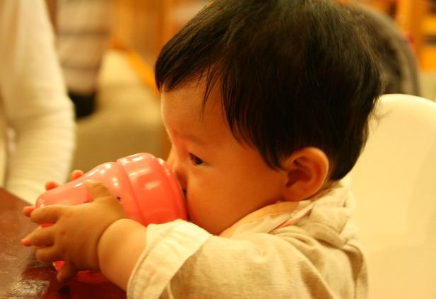                     家长谨记：孩子不满3岁，这3种食物不要喂，对生长发育没好处