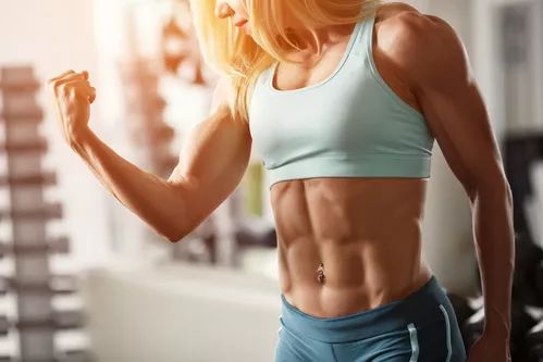 男瘦子抱女胖子猜四字成语_女胖子压男瘦子表情包