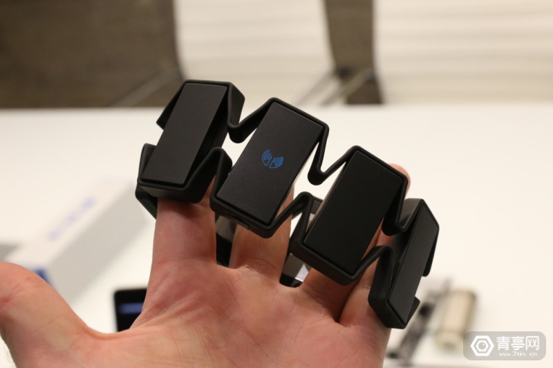 VR控制器Myo专利,或推出手势识别腕带