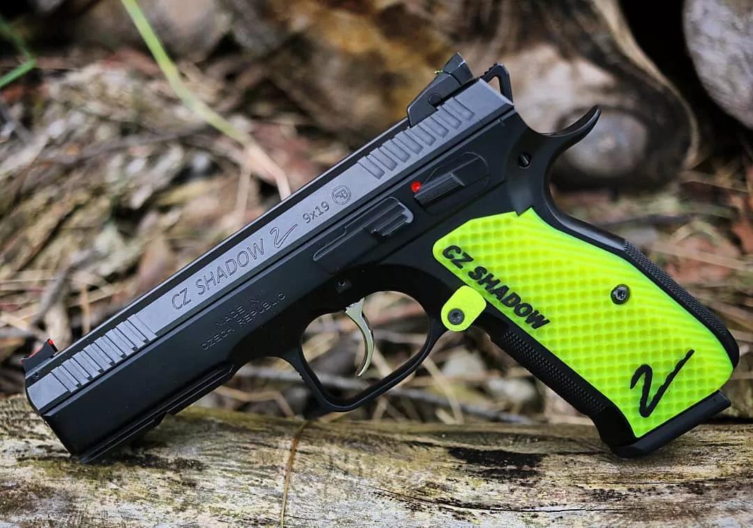 脚踢glock,逼平1!为了世界竞技场,cz shadow2