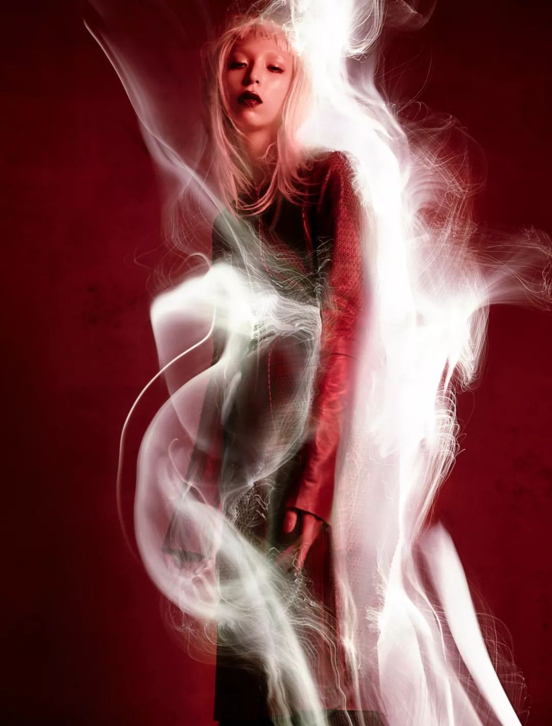 当光影遇上女人的身体,变成了最美的艺术品!