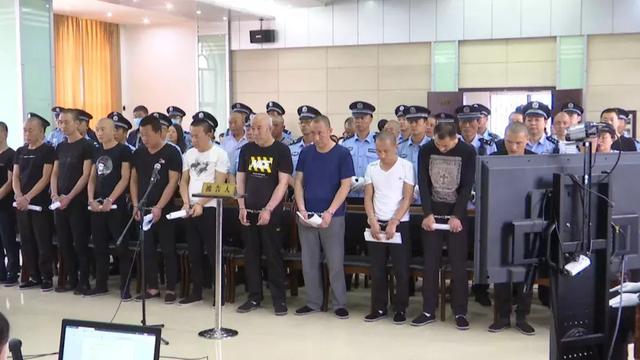 靖远法院对李高平等29人参加黑社会性质进行一审公开开庭审理