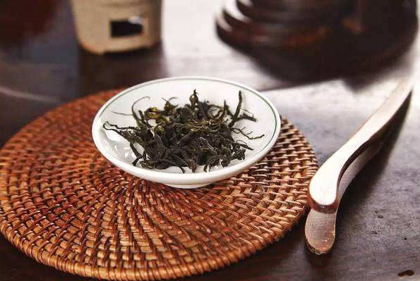 并不是所有茶叶都适合冷藏，一个小技巧，茶叶保持新鲜的美 茶叶冷藏