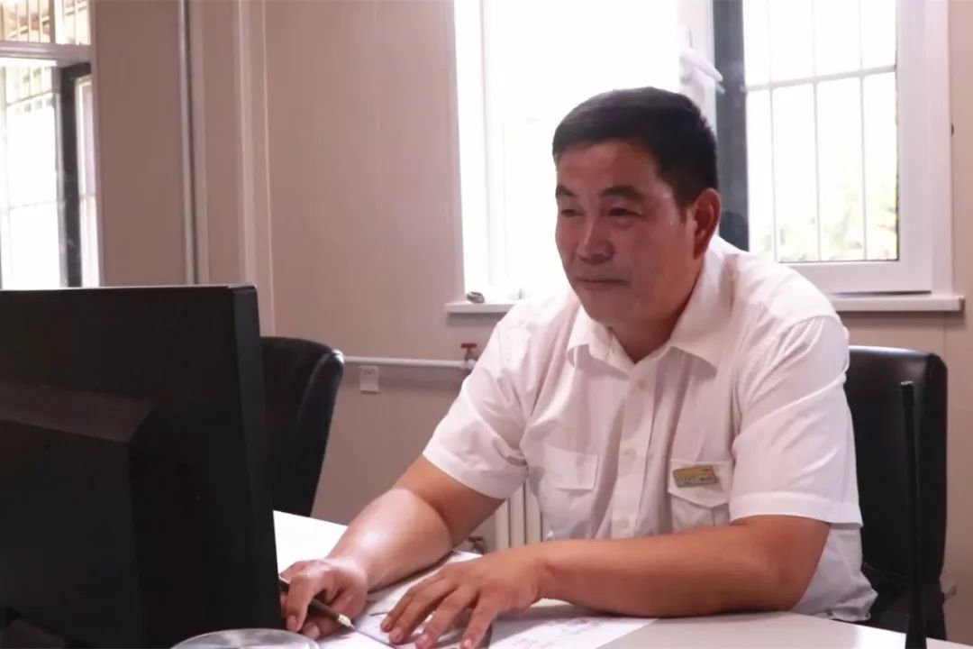 走近榜样焦车之星张小卫