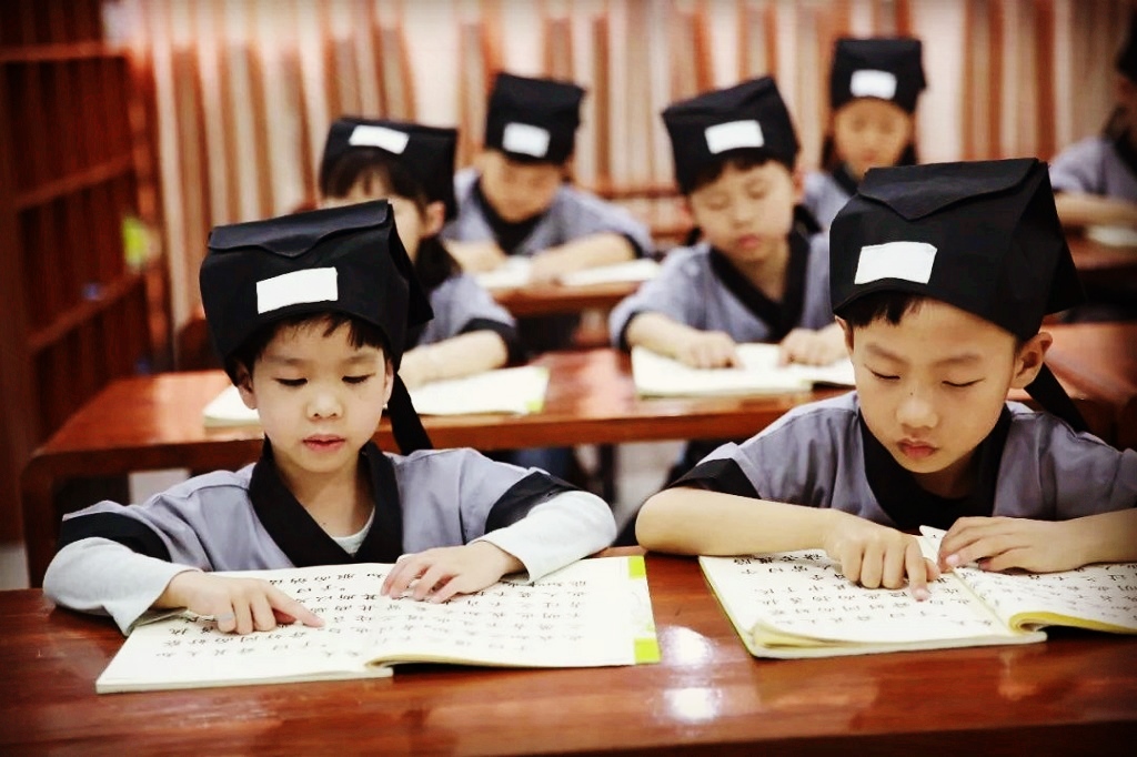 古代私塾与现代学校有何区别?私塾的学童比现在的学生轻松吗