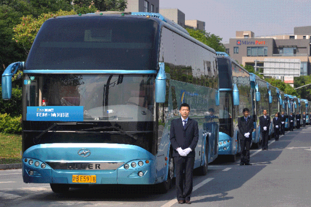 大巴 客车 639_426 gif 动态图 动图