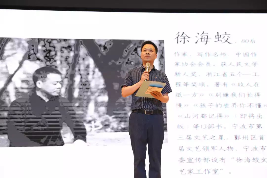 老师,鲁张烨老师,陈潮旭老师)用激情澎湃的歌声为毕业生们助燃梦想