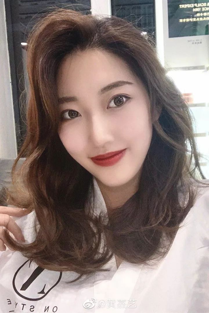 素素探店丨同样是狗啃式刘海,为什么欧阳娜娜