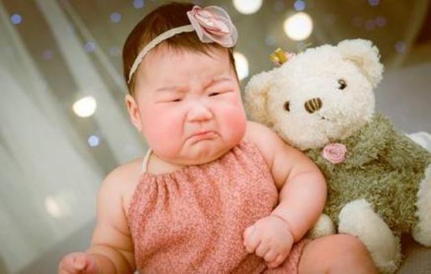                     原创            宝宝一哭就赶紧抱？什么是正确的做法？
