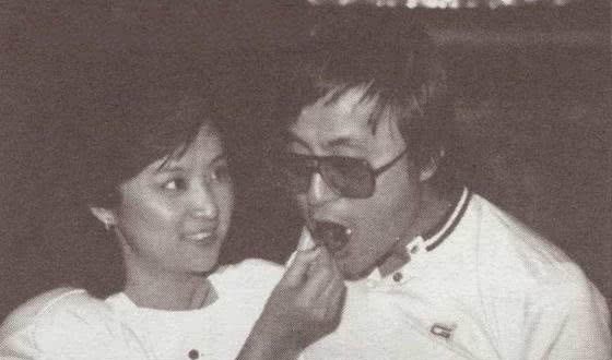谢贤和初恋甄珍离婚45年后首重逢,道出二人离婚真相