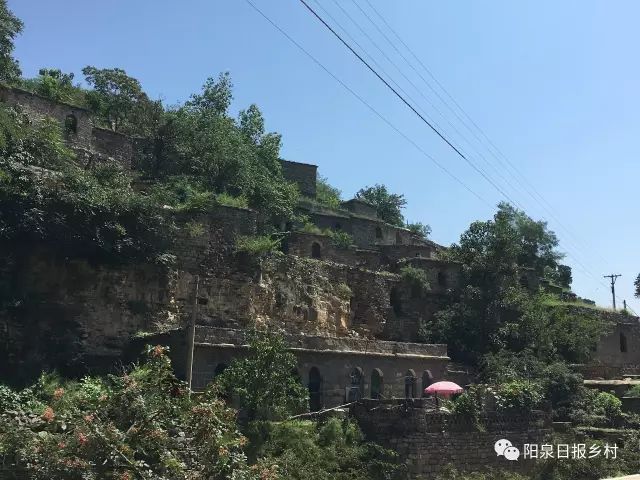 西游记里的石头山石头村在咱平定县岔口乡就有