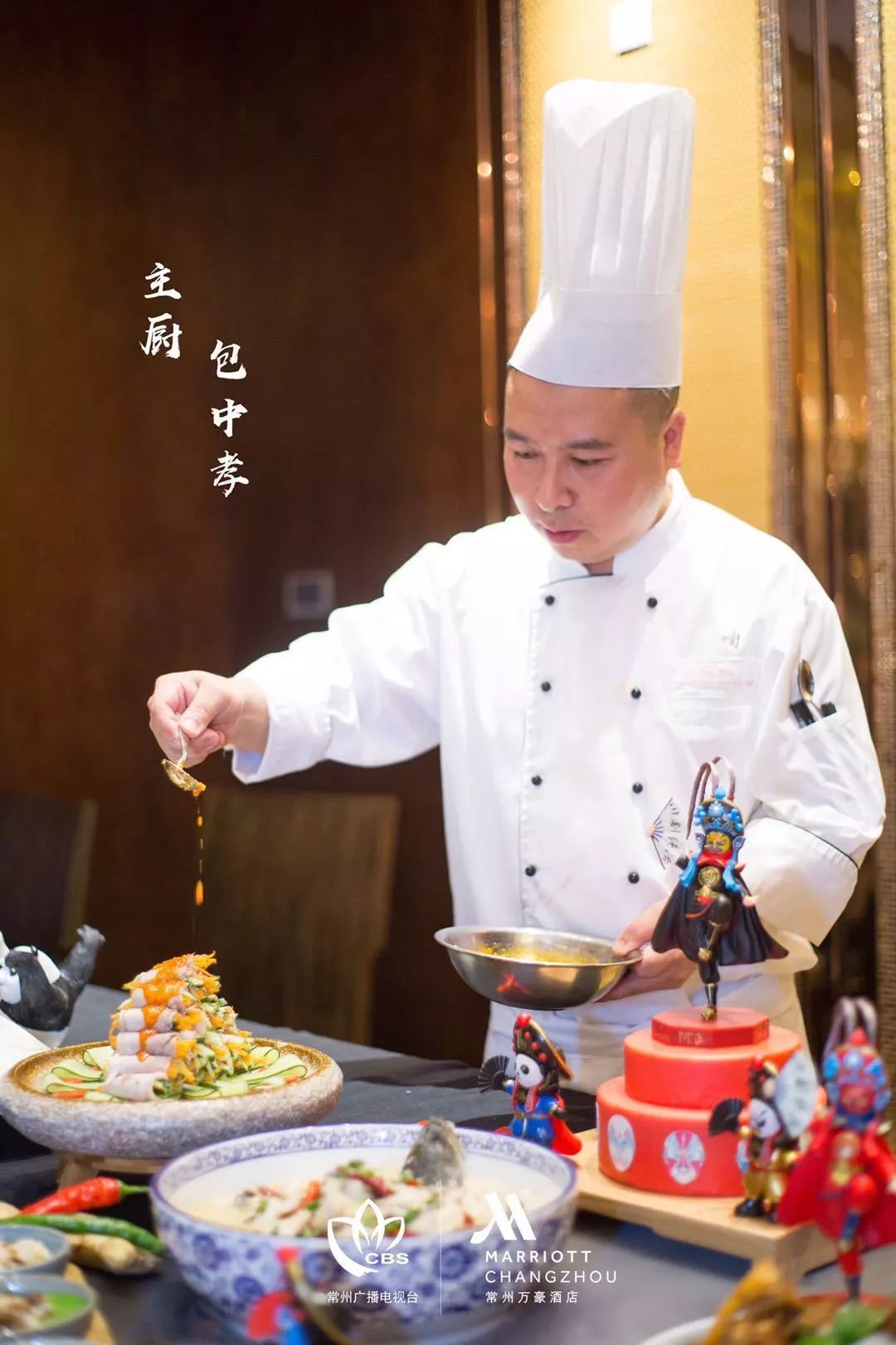 来"辣,老弟!夏天"辣"么热,来碗担担面才够爽"辣"