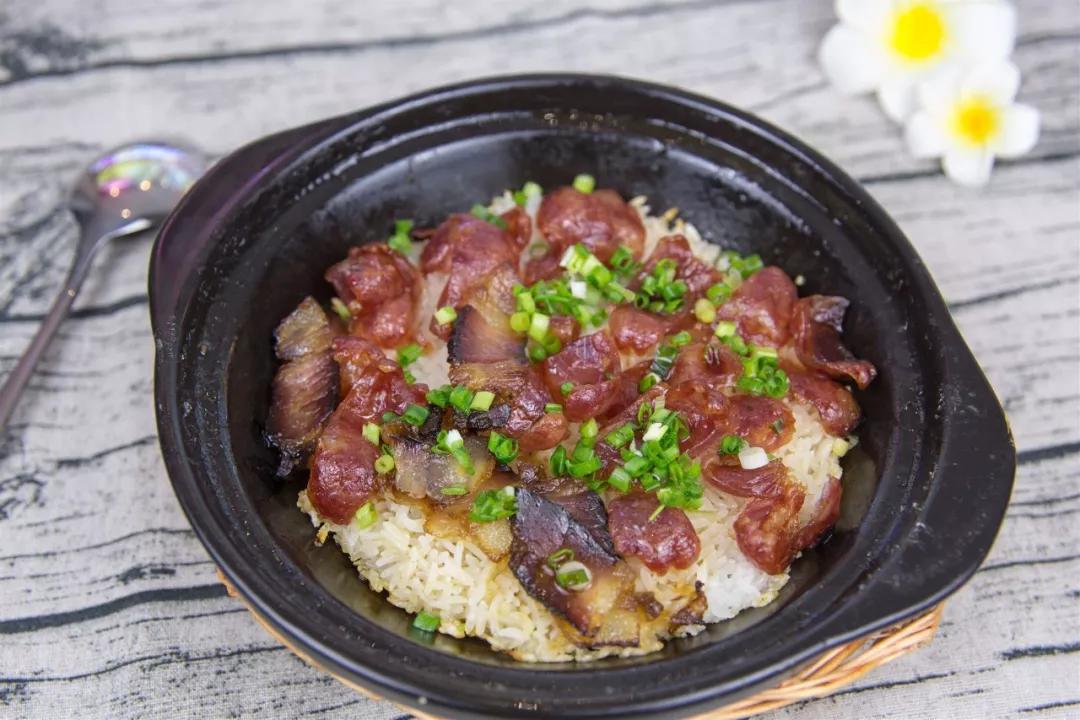 铜锣湾的广式煲仔饭——寻常处方见大师傅