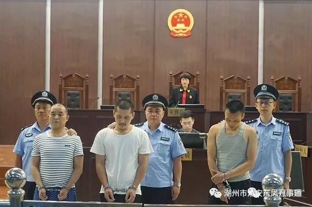 其原系吸毒人员,以贩养吸,于2017年2月至4月间,先后4次在潮安区彩塘镇