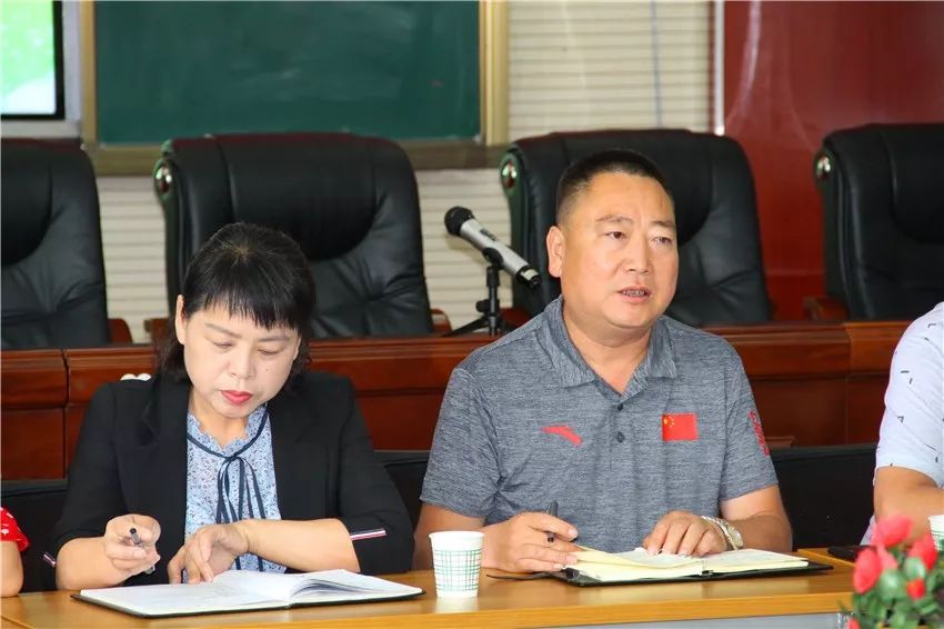 首先,杜军副校长对本学期社团课程开展情况进行了总结,并针对问题和不