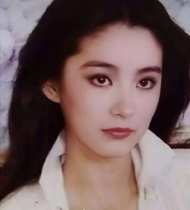 林青霞18岁女儿亮相,继承妈妈基因?长相你怎么看