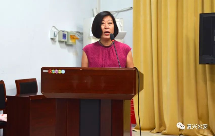 v代表代表视频翟世英辖区同志语文中小学小学发言课校长微校长小学图片