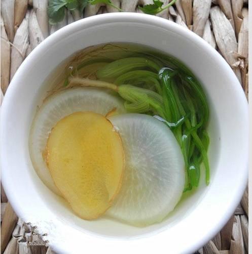                     最强退烧方：煮碗水，15分钟奏效！大人、小孩都能用！