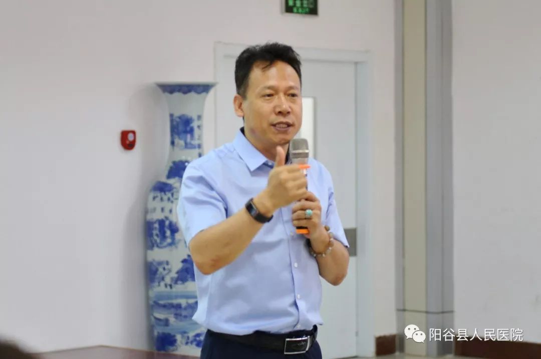 本次培训以"定位与责任"为主题,在三天的培训中,付述信老师借用国际