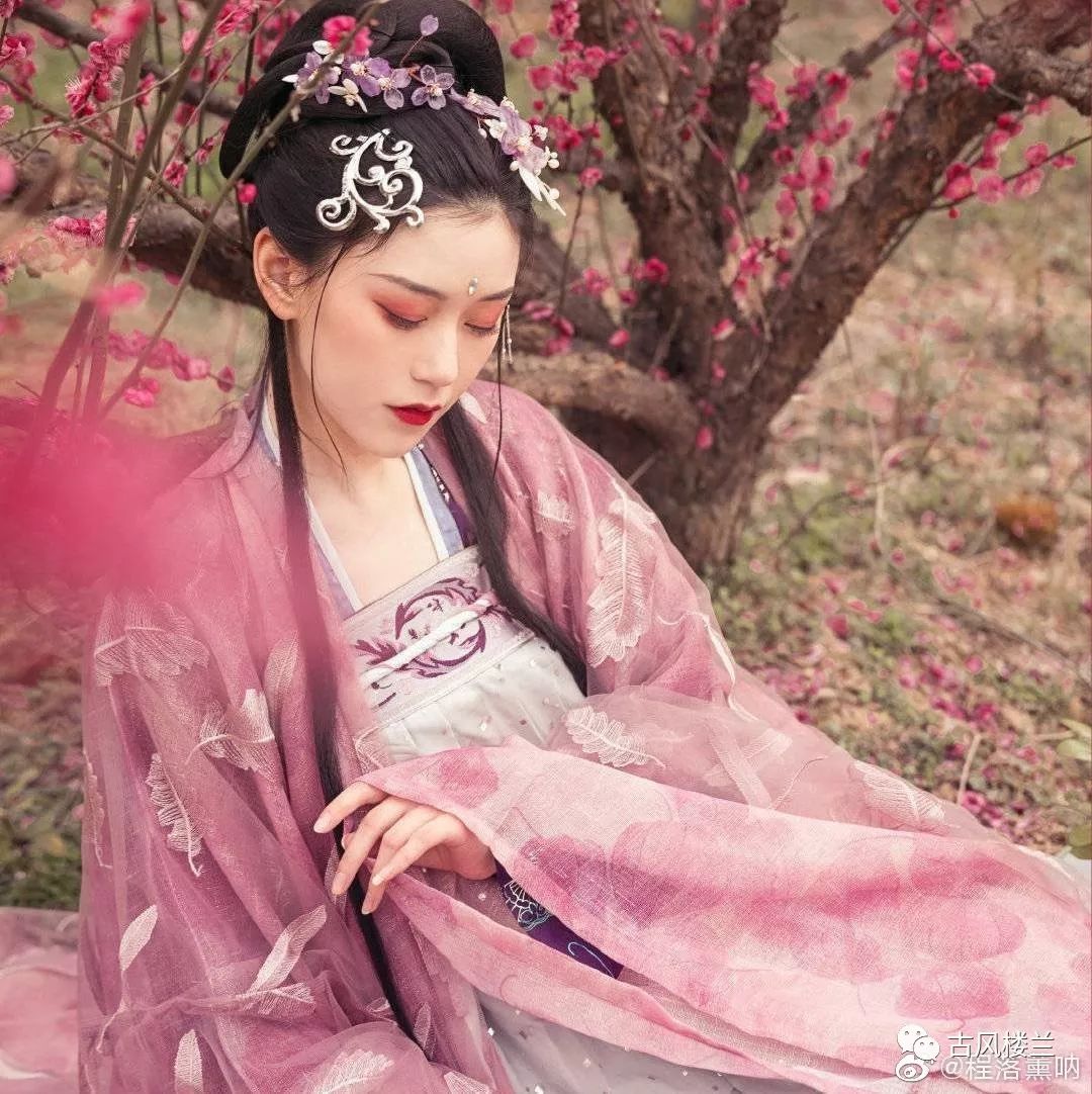 真人版古风女子头像,快来领取吧!