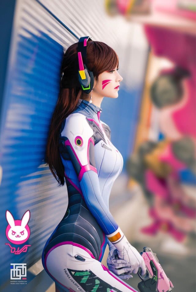 守望先锋 dva 紧身衣下展现完美身材