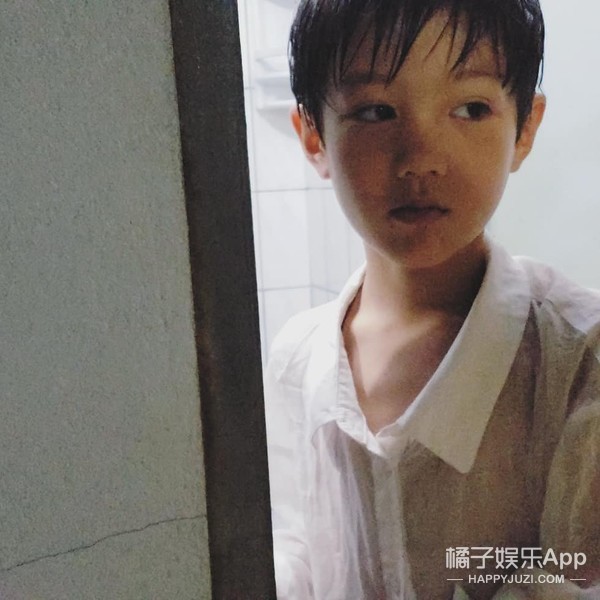 这个六岁小男孩,长大后肯定是人间少女杀手