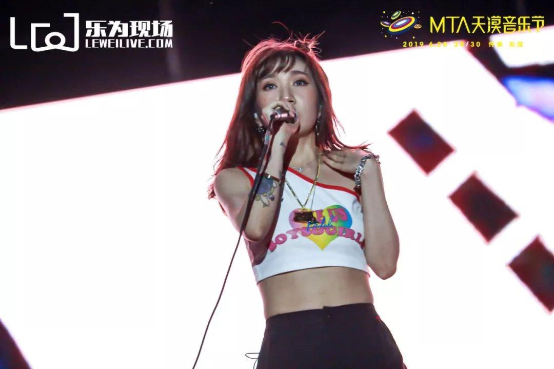 Lazyair女rapper,日本rapperkohh 昨天和今天的4个舞台共有30组艺人演出,28日起飞的 新裤子, lazyair