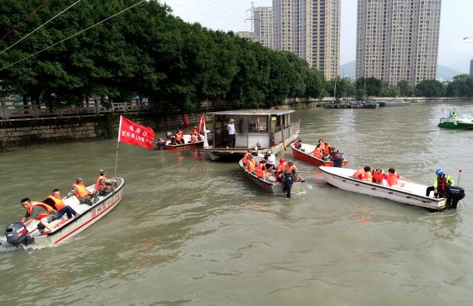 6月28日,2019瓯海区防汛应急演练活动在瓯海龙舟基地及会昌河水域举行