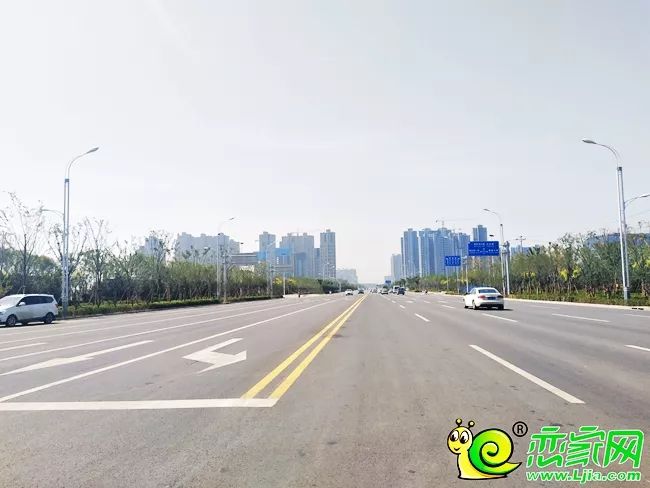 过秦皇大街,沿着联纺路东行,主路限高2.