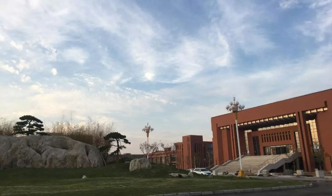 新校区,新起点,河北工程大学以全新的面貌出现在广大学子面前,美丽的