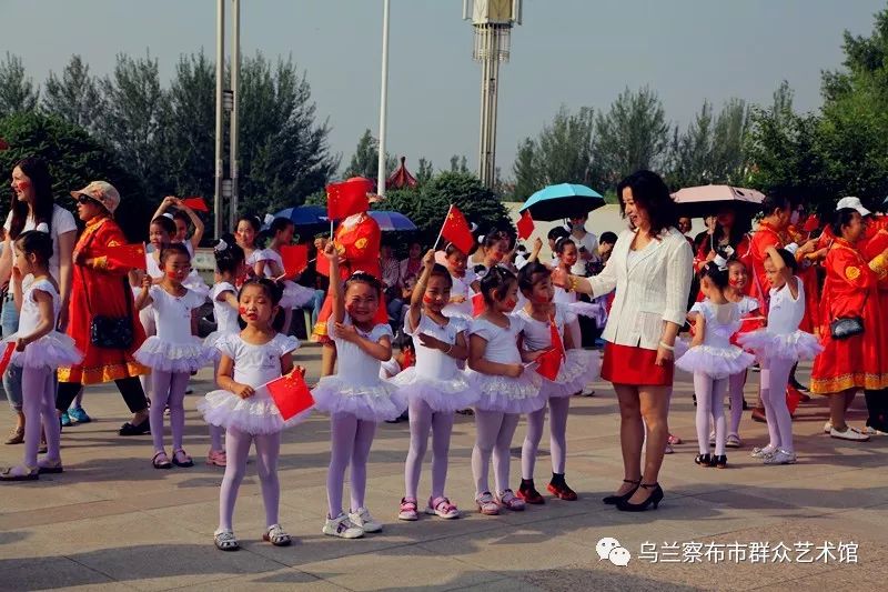 《党啊,亲爱的妈妈》快闪爆燃乌兰察布