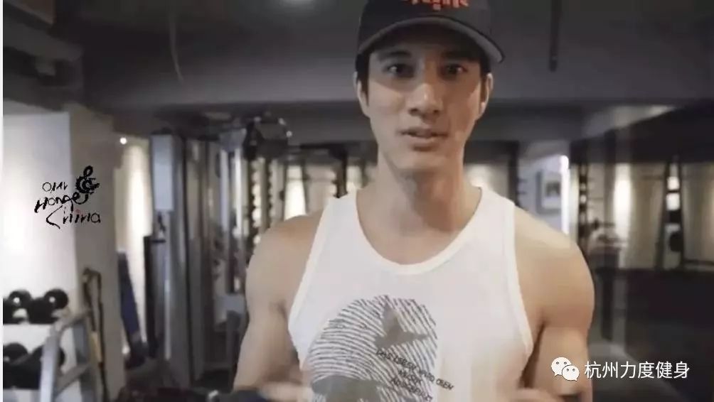 一周练6次,43岁的王力宏肌肉碾压大部分教练!
