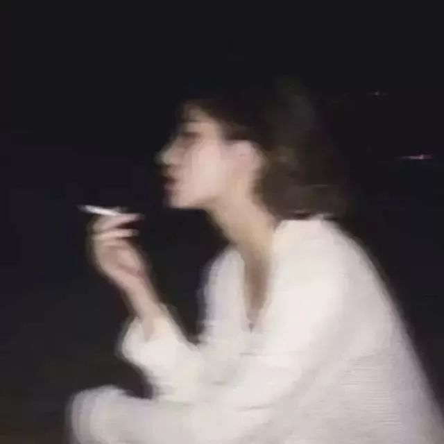 模糊女生头像真正的绝望没有眼泪而是满脸微笑410