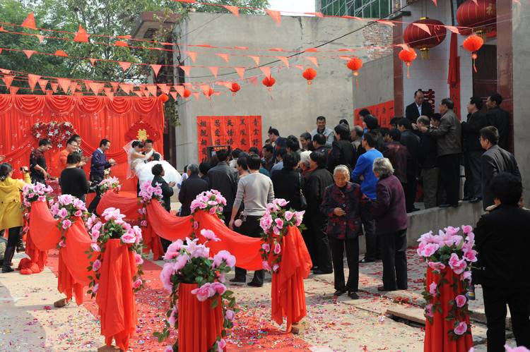 女人结婚要车要房,是价值观出了问题 皇冠最新新2网址大全