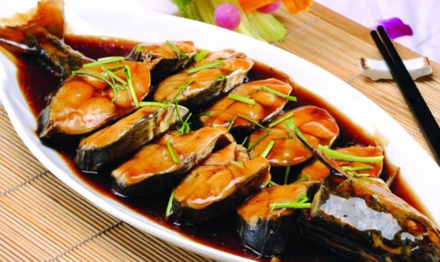 炖鲅鱼多做“这一步”,鱼肉不容易松散,味道也很香 corp超碰视频在线观看